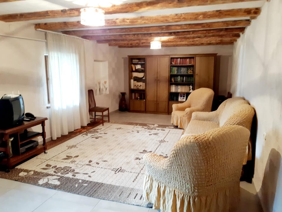 TV and multimedia, Seating area