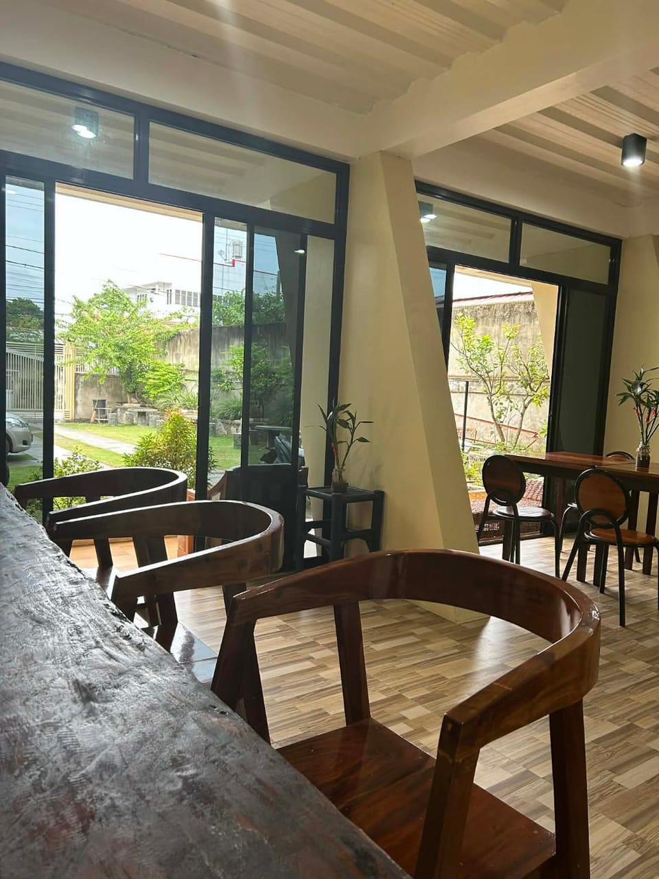 Restaurant/places to eat, Living room, Banquet/Function facilities, Seating area