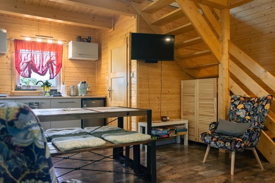 Kitchen or kitchenette, Living room, Seating area