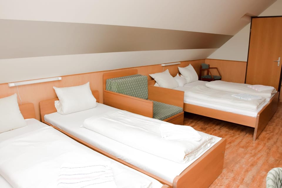 Csikar Csárda és Panzió Bed and Breakfast in Hungary