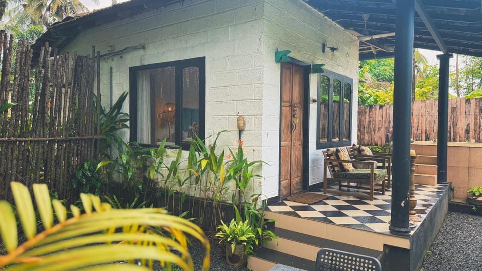 Sunsets and Palm Trees Bed and Breakfast in Kerala