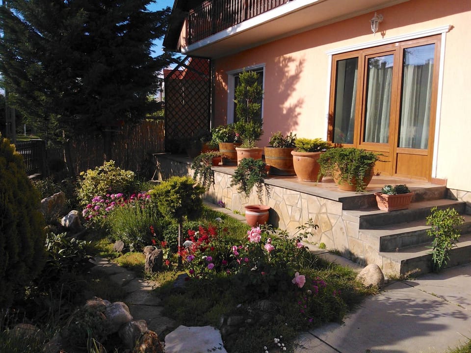 Garden, Balcony/Terrace