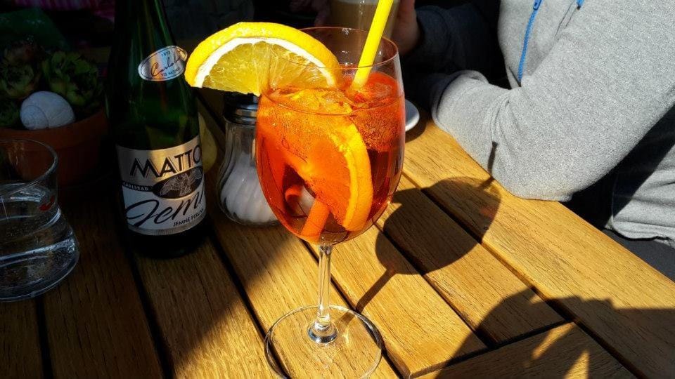 Drinks, Alcoholic drinks, Non alcoholic drinks