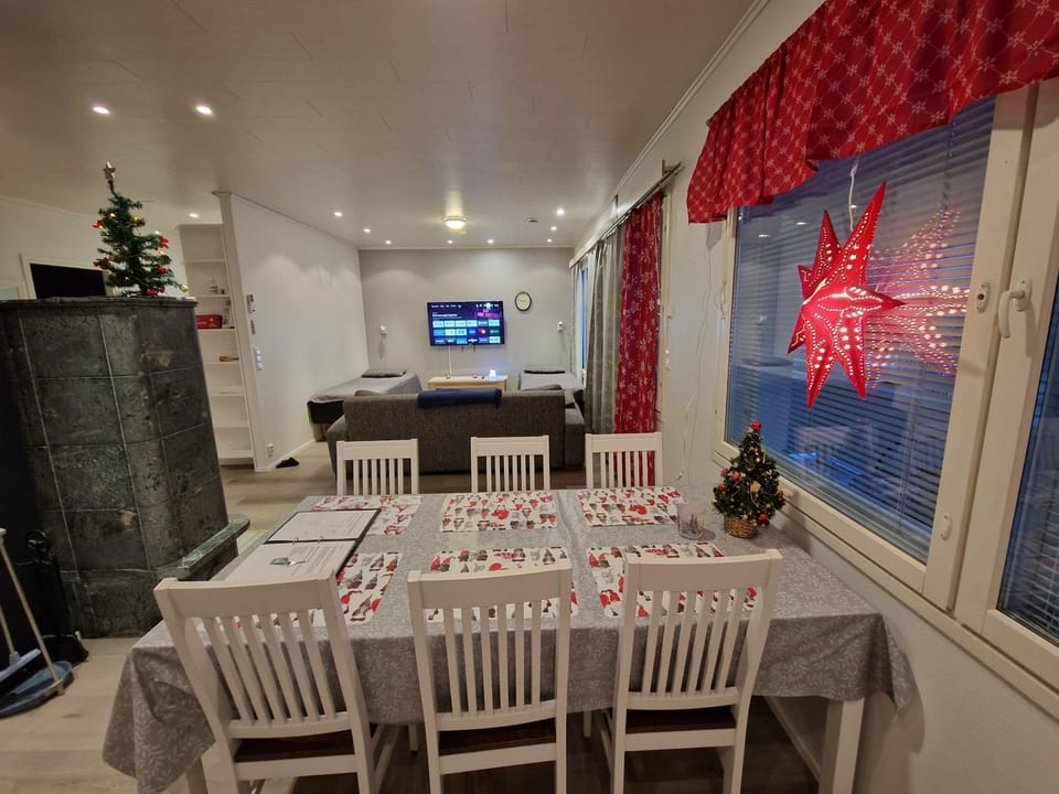 TV and multimedia, Kitchen or kitchenette, Dining area