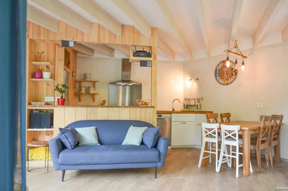 Kitchen or kitchenette, Living room, Dining area