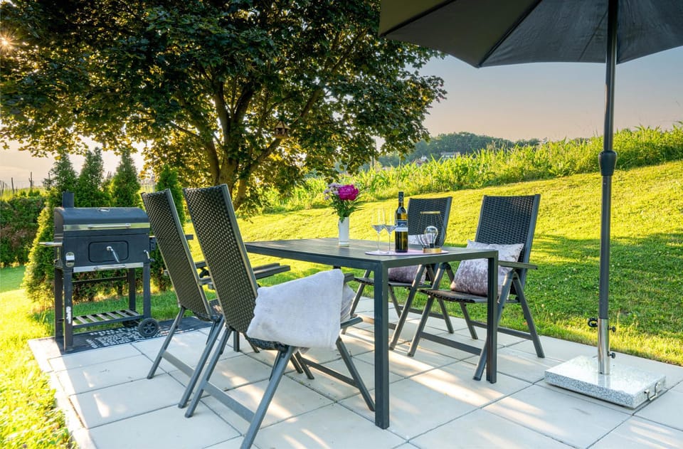 Day, Garden, Dining area, Garden view