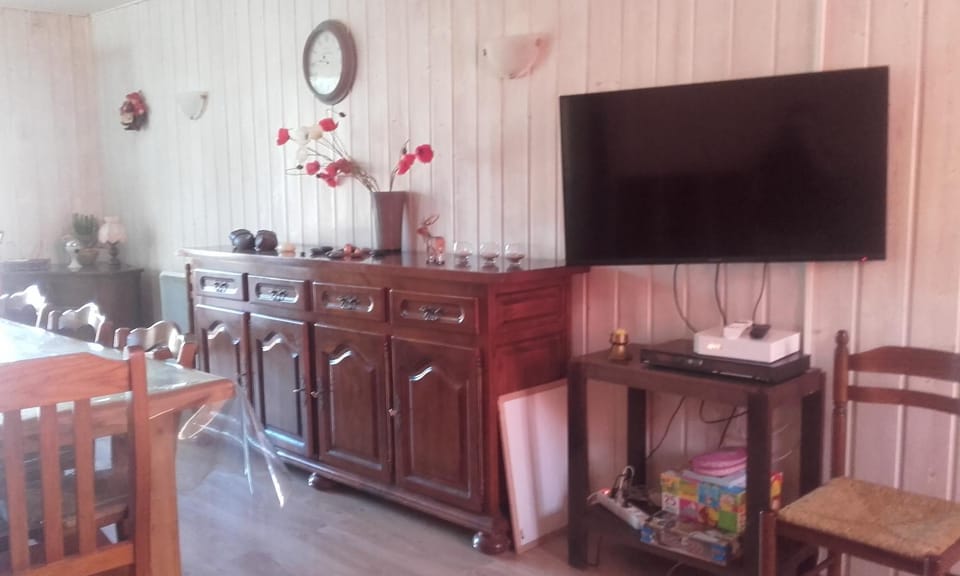 Communal lounge/ TV room, TV and multimedia