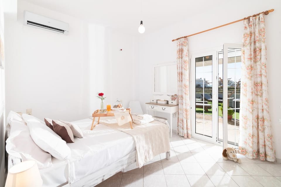 Bed, Bedroom, air conditioner