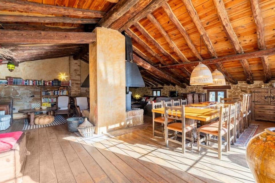 Seating area, Dining area