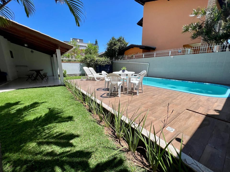 Casa a 50 M do Mar Para Recarregar as Energias House in Bombinhas