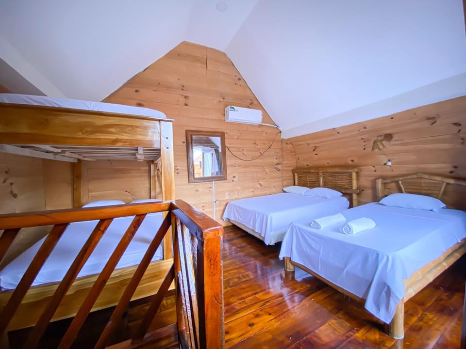 Hostal Tortuga Dorada Bed and Breakfast in Puerto Lopez