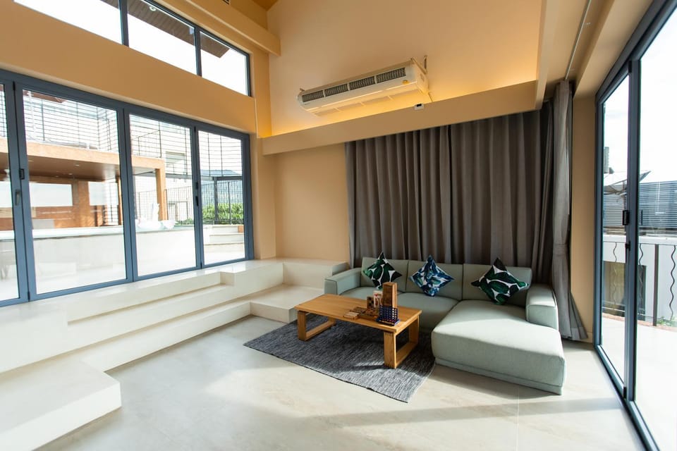 Living room, Seating area