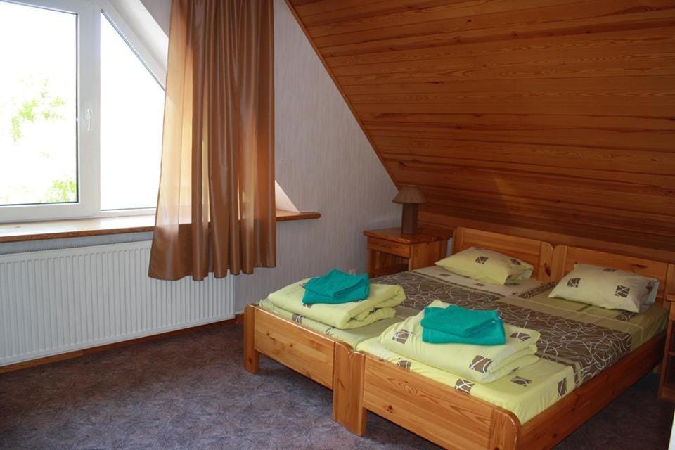 Day, Photo of the whole room