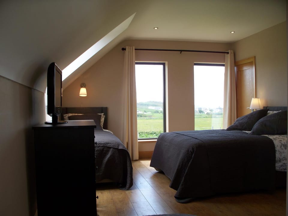 Day, Photo of the whole room
