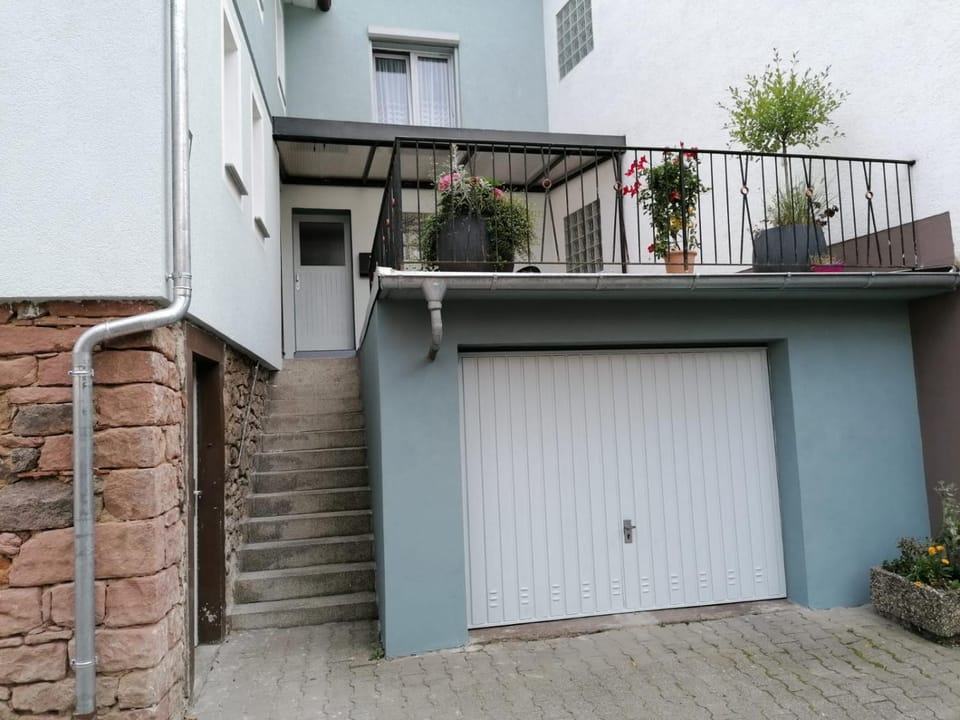 Property building, Facade/entrance