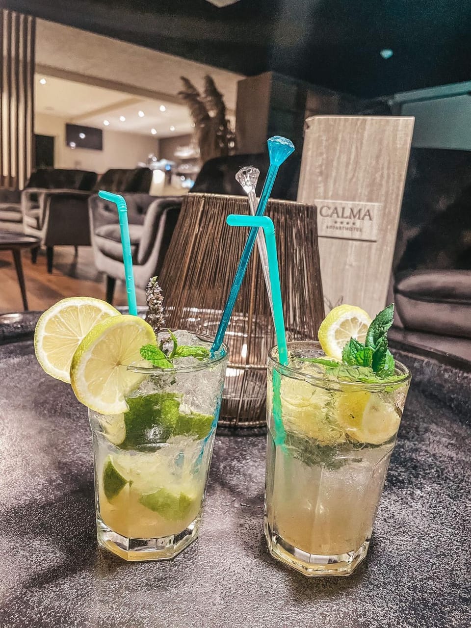 Lounge or bar, Drinks