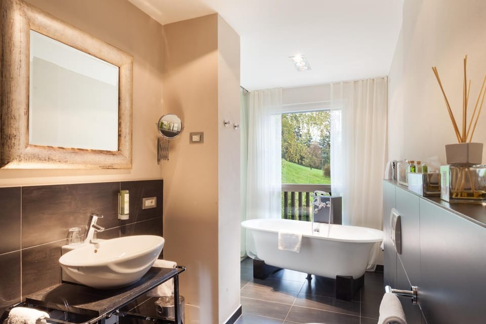 Day, Bathroom