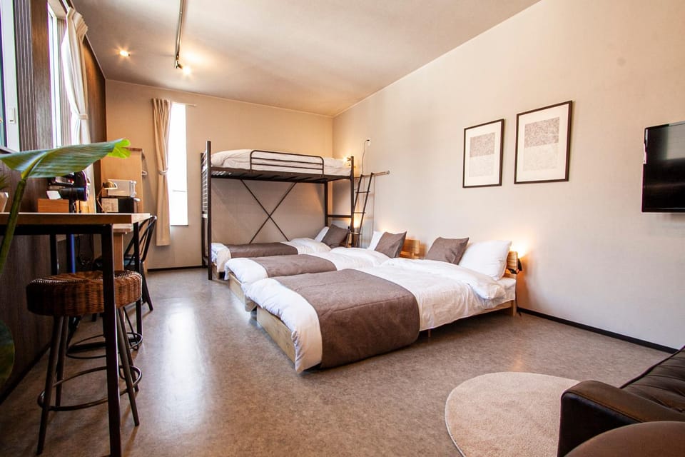 Bed, Photo of the whole room, bunk bed