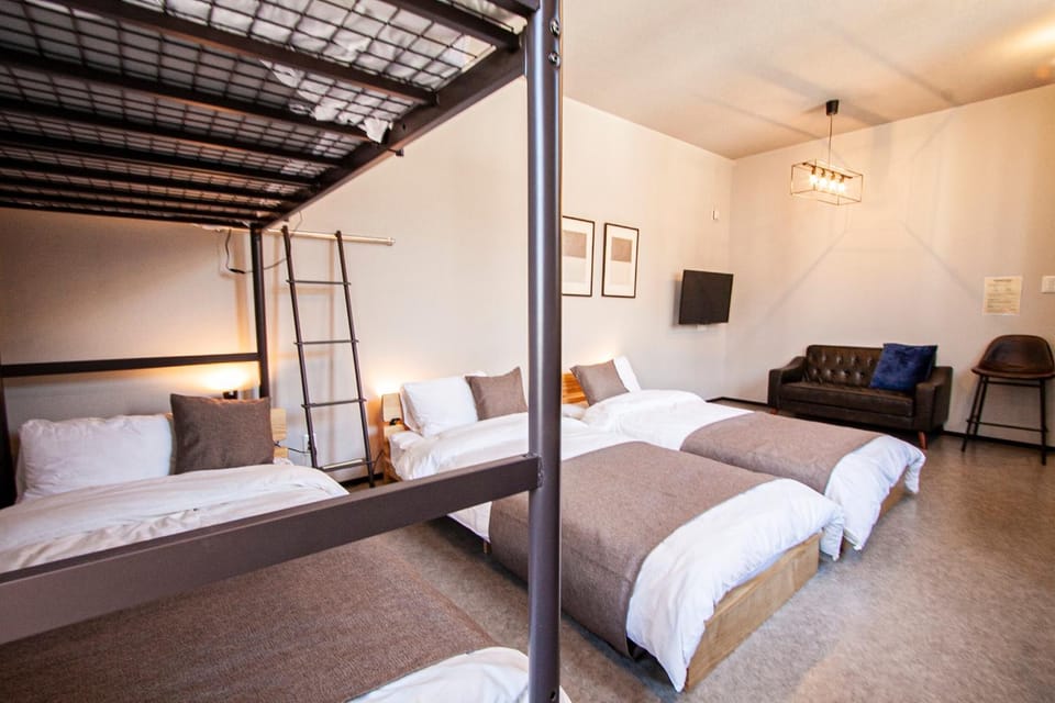 Bed, Photo of the whole room, bunk bed