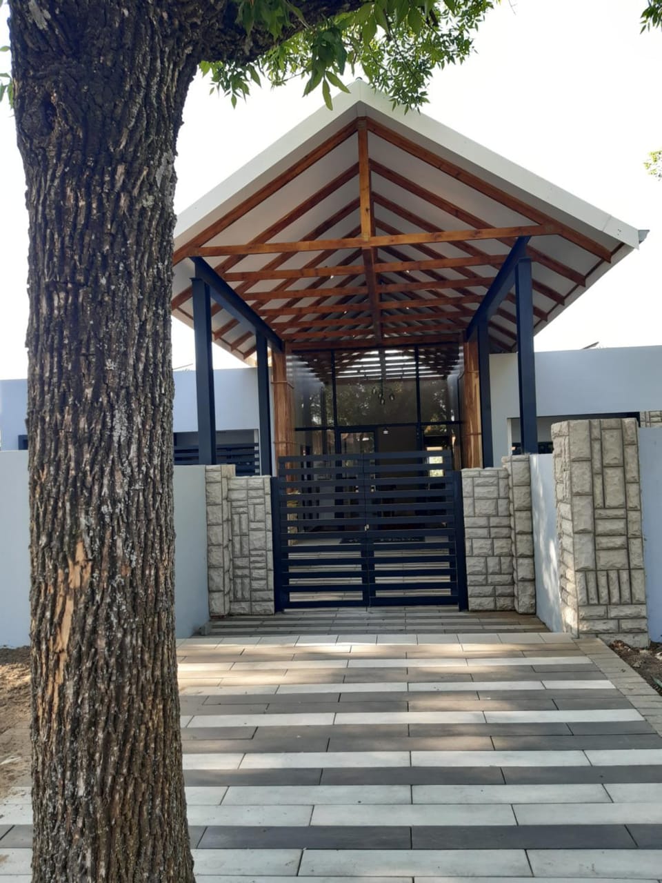 Property building, Facade/entrance