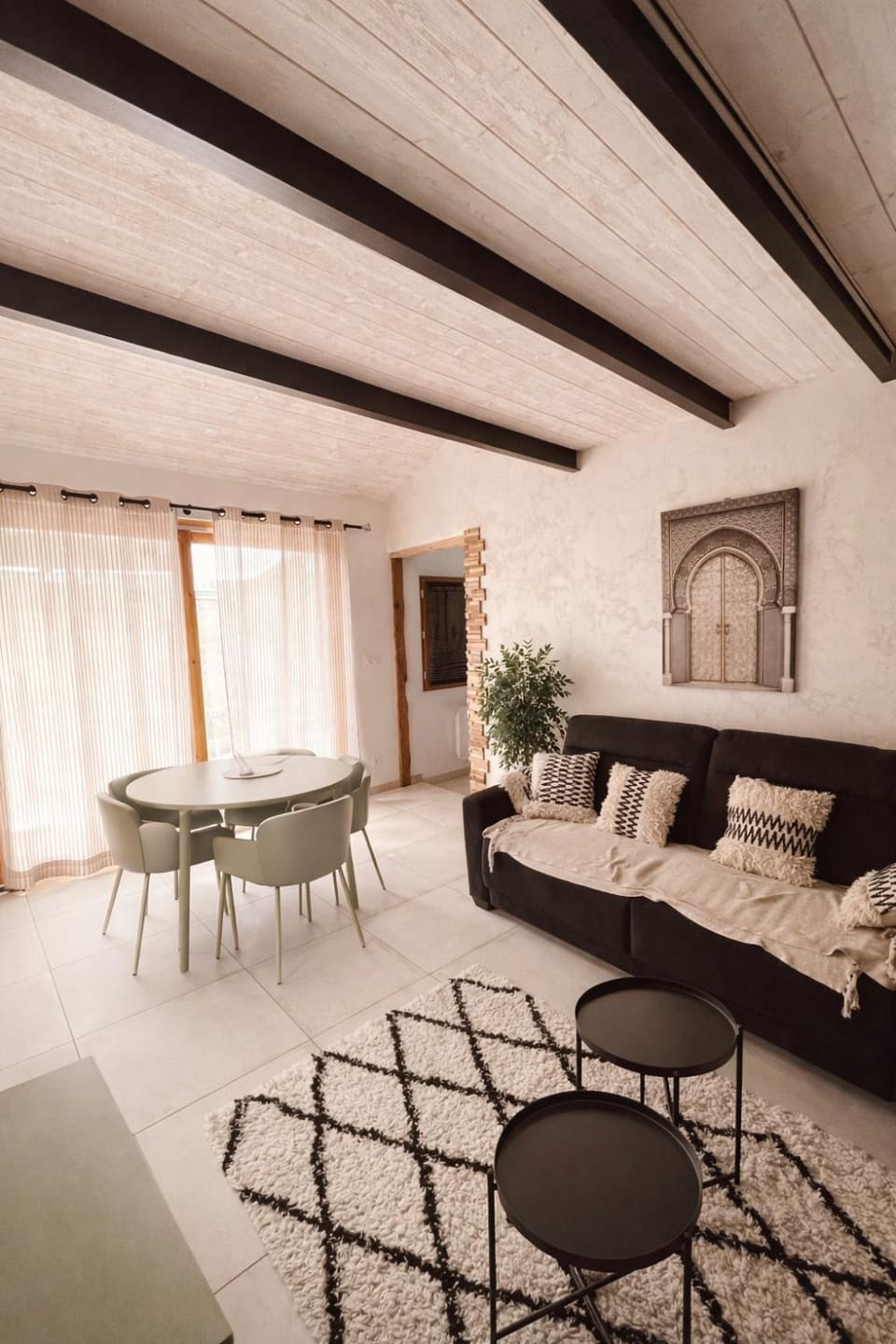 Communal lounge/ TV room, Living room, Seating area