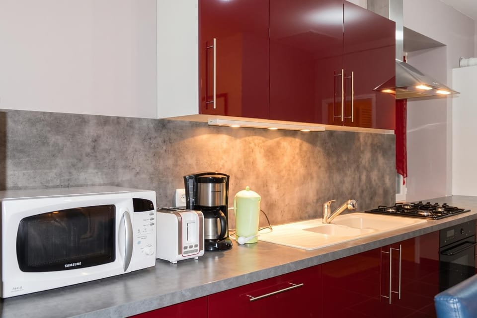 Kitchen or kitchenette