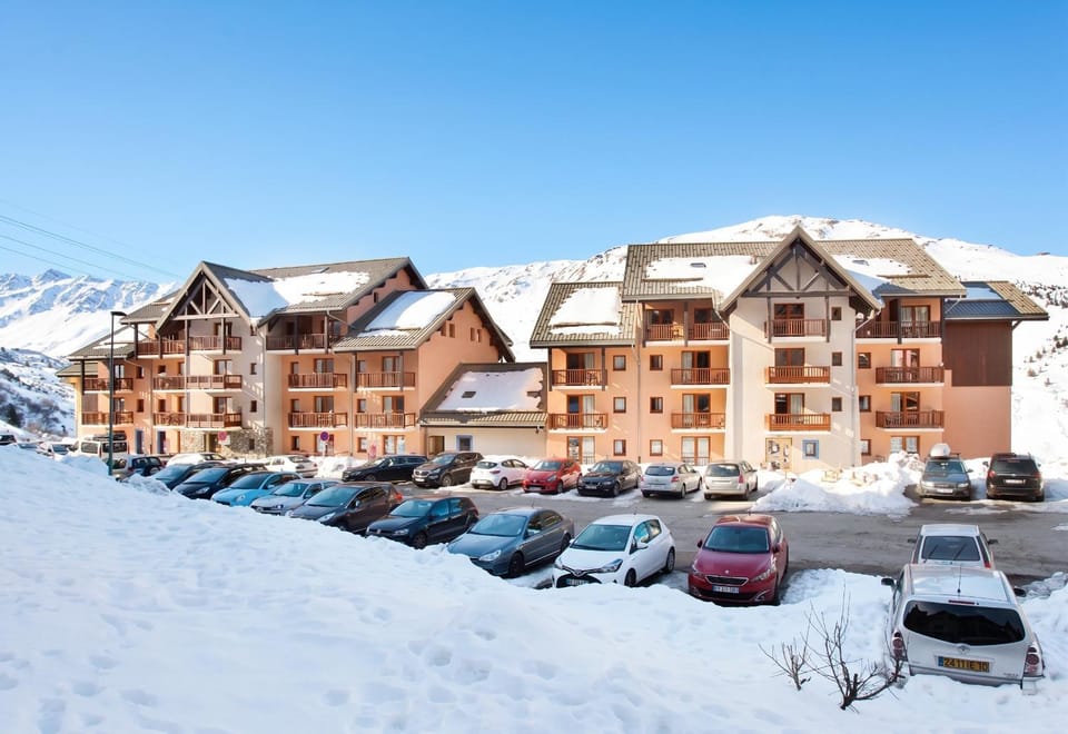 Appartement cosy à Valmeinier avec vue montagne et piscine Apartment in Auvergne-Rhône-Alpes