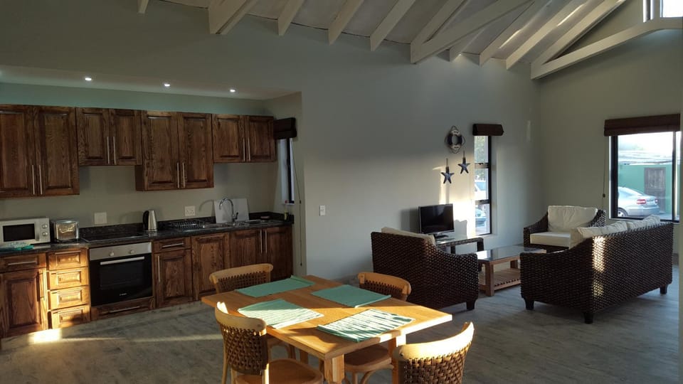 Lounge or bar, Dining area