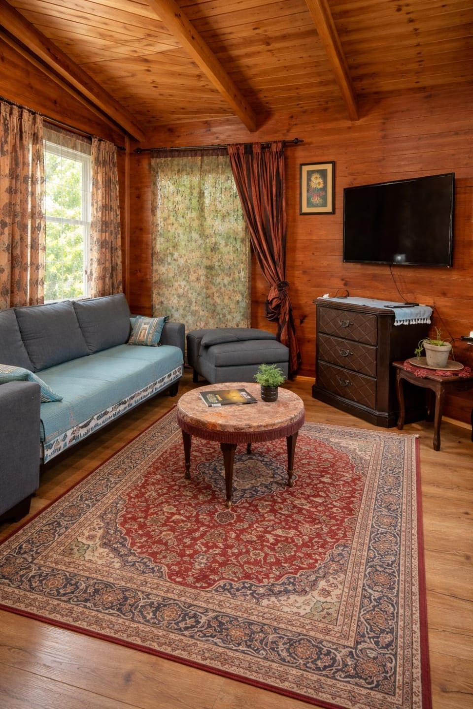 family cabin Cabin in North District