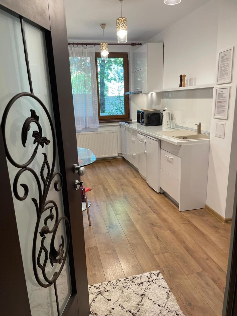 Facade/entrance, Kitchen or kitchenette, acessibility