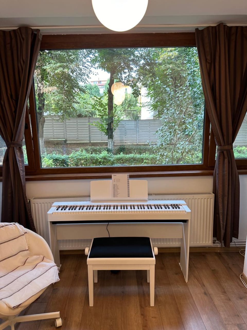 Living room, Garden view, Entertainment
