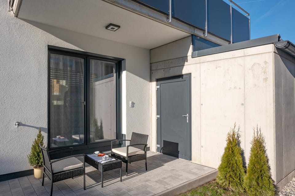 Day, Balcony/Terrace, Seating area