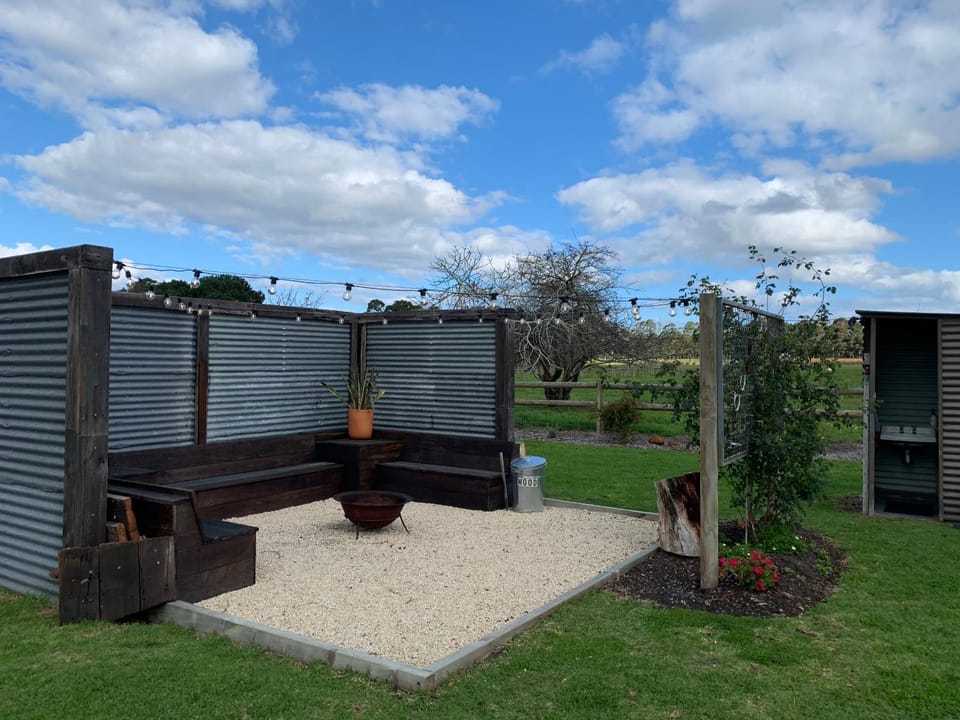 Chesterfarm and Stables Country House in Albany