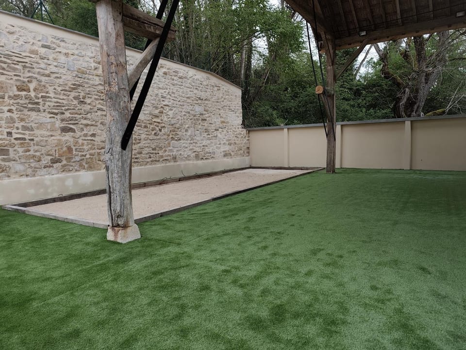 Le Bacchus House in Chablis