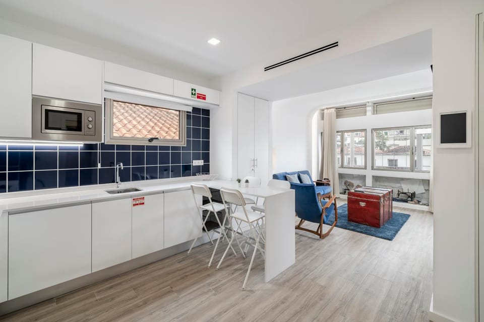 Kitchen or kitchenette, Living room