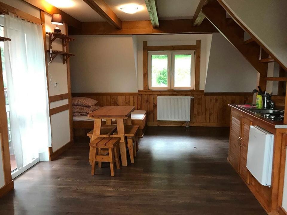 Bed, Kitchen or kitchenette, Dining area