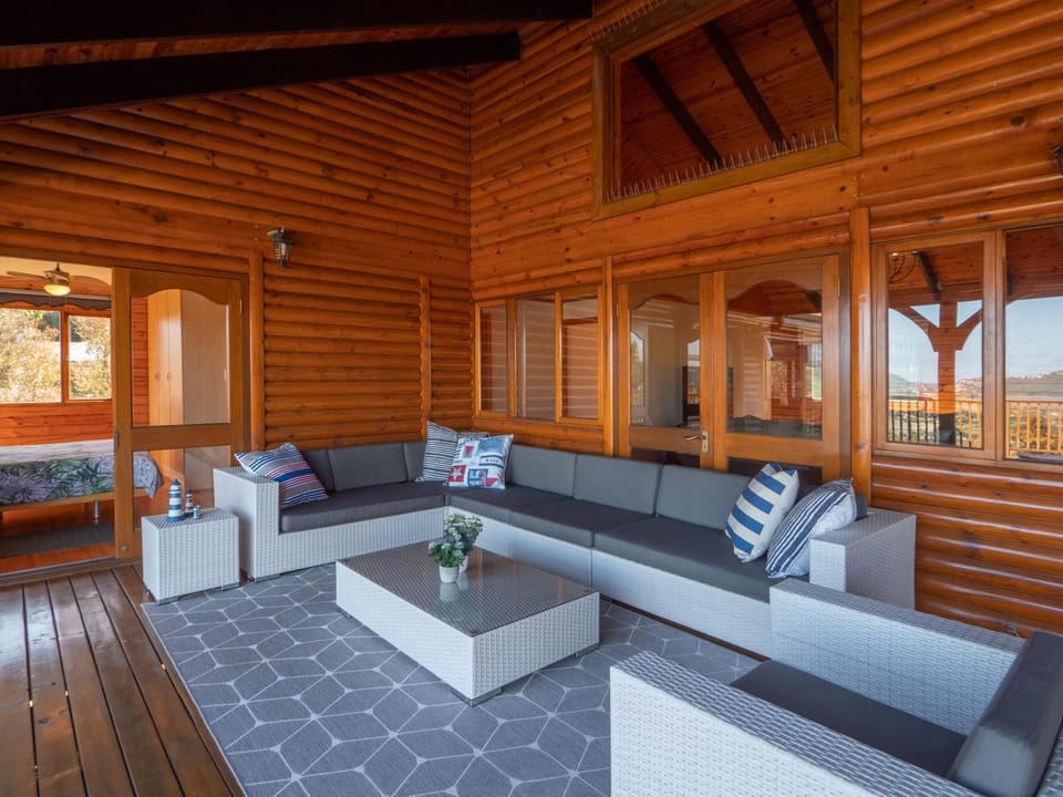 Patio, Seating area