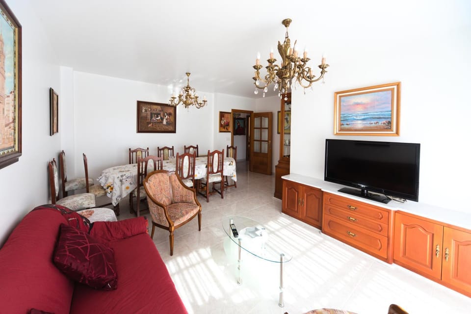 Communal lounge/ TV room