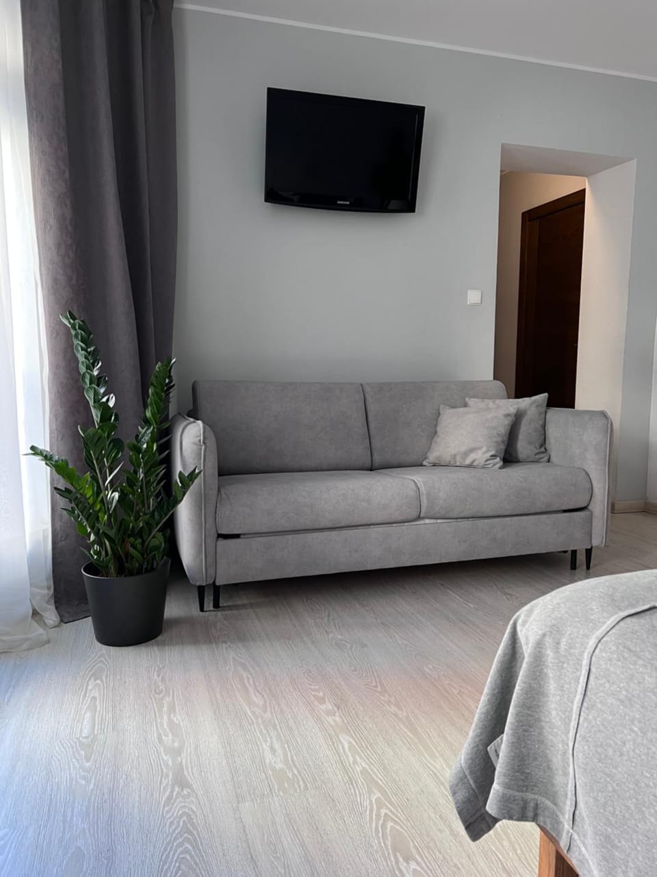 TV and multimedia, Photo of the whole room