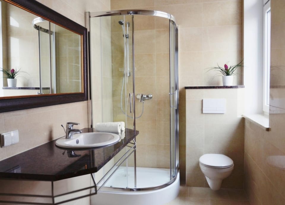 Shower, Toilet, Bathroom