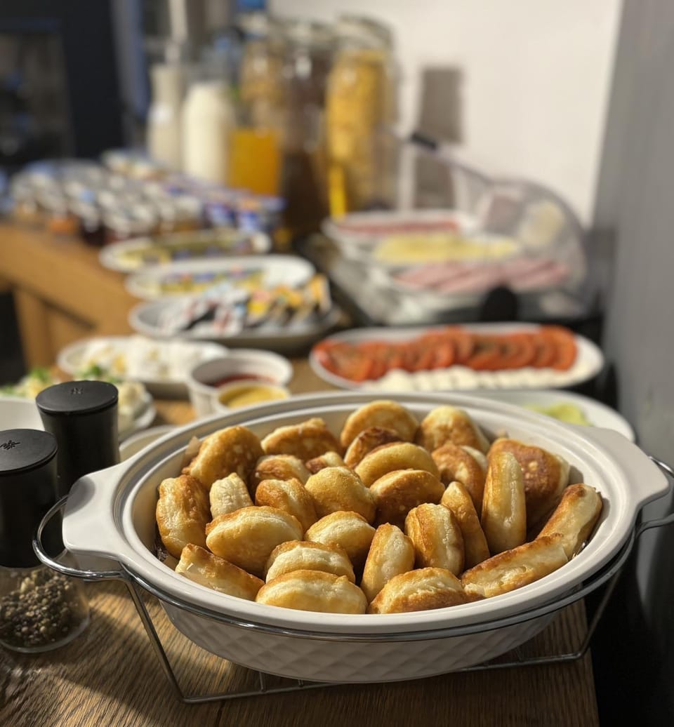 Food and drinks, Food, Breakfast, Continental breakfast, Buffet breakfast