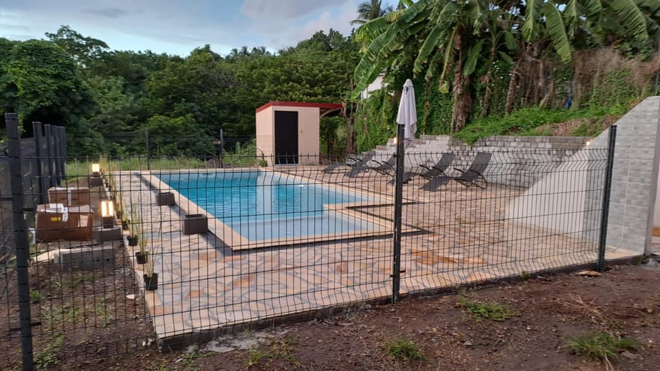 La Kay'Loulou avec spa et piscine Apartment in Arrondissement of Saint-Pierre