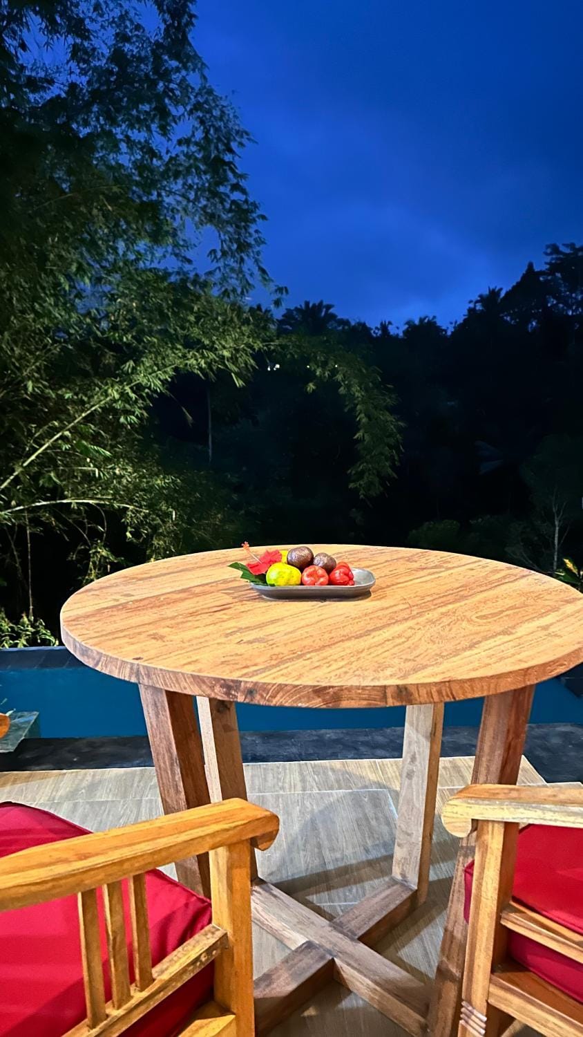 Patio, Dining area