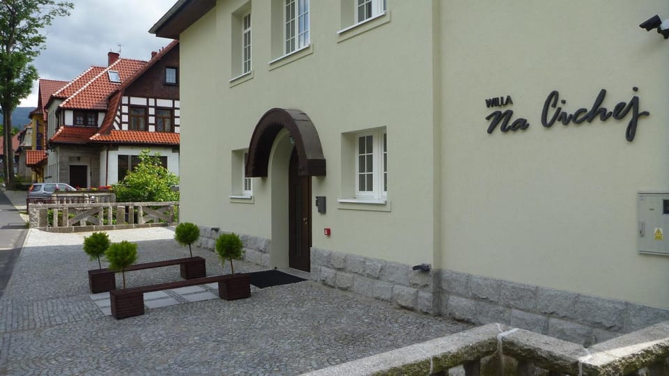 Property building, Day