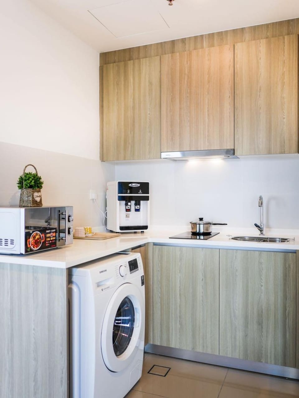 Kitchen or kitchenette