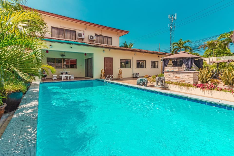 Property building, Swimming pool, Swimming pool