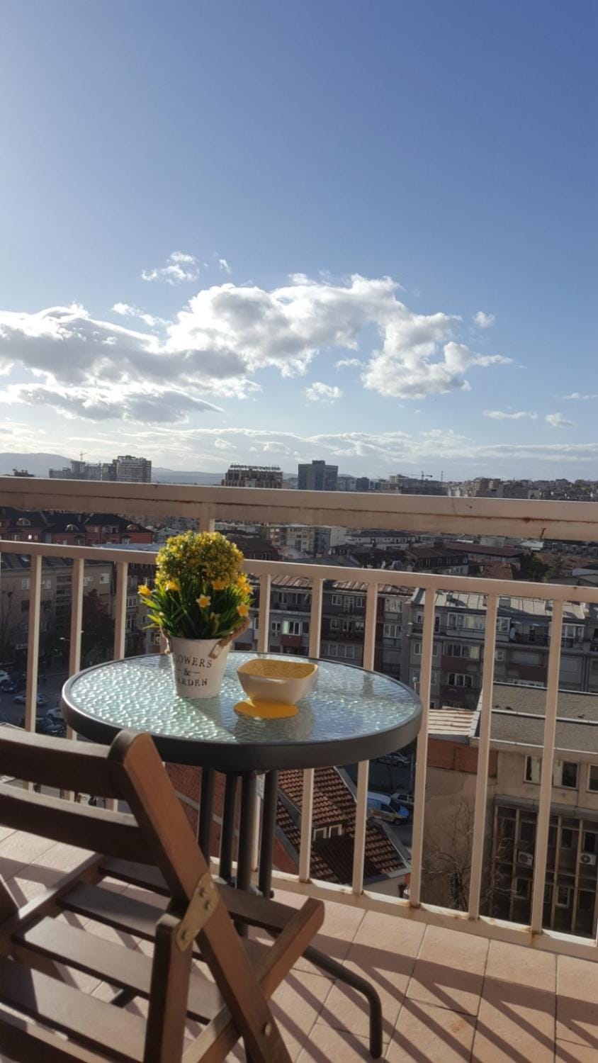 Spring, Off site, Day, Night, Winter, Summer, Balcony/Terrace, Decorative detail, Autumn, On site, City view, City view, Sunrise, Sunset