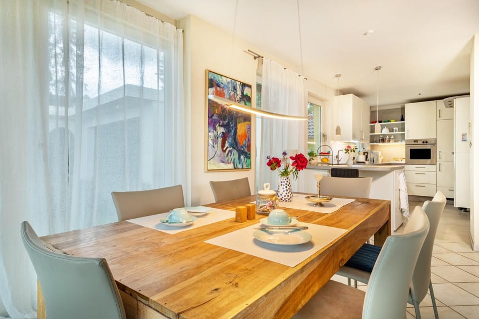 Property building, Kitchen or kitchenette, Living room
