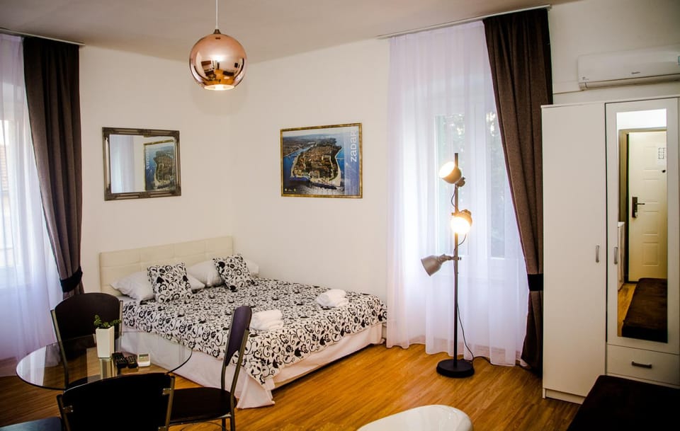 Dining area, Bedroom