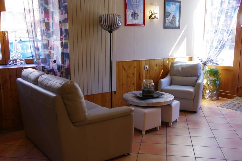 Communal lounge/ TV room, Lounge or bar